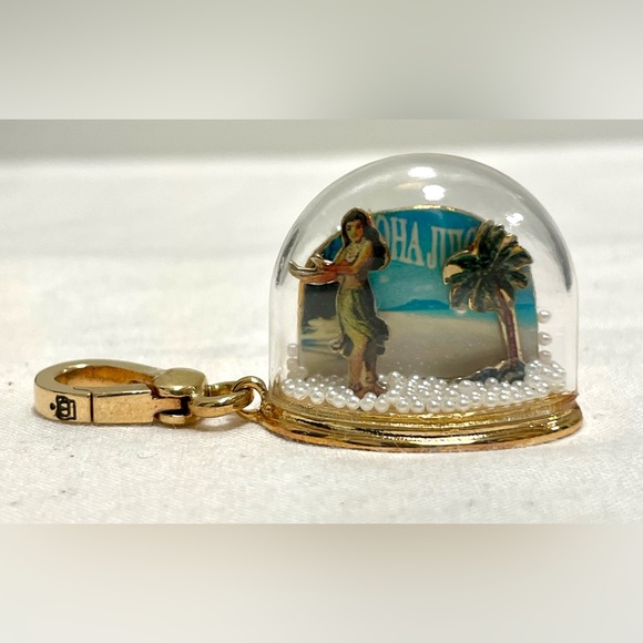NWT VERY RARE HULA GIRL ALOHA JUICY 2005 Vintage y2K SNOW GLOBE CHARM HTF - Picture 2 of 6